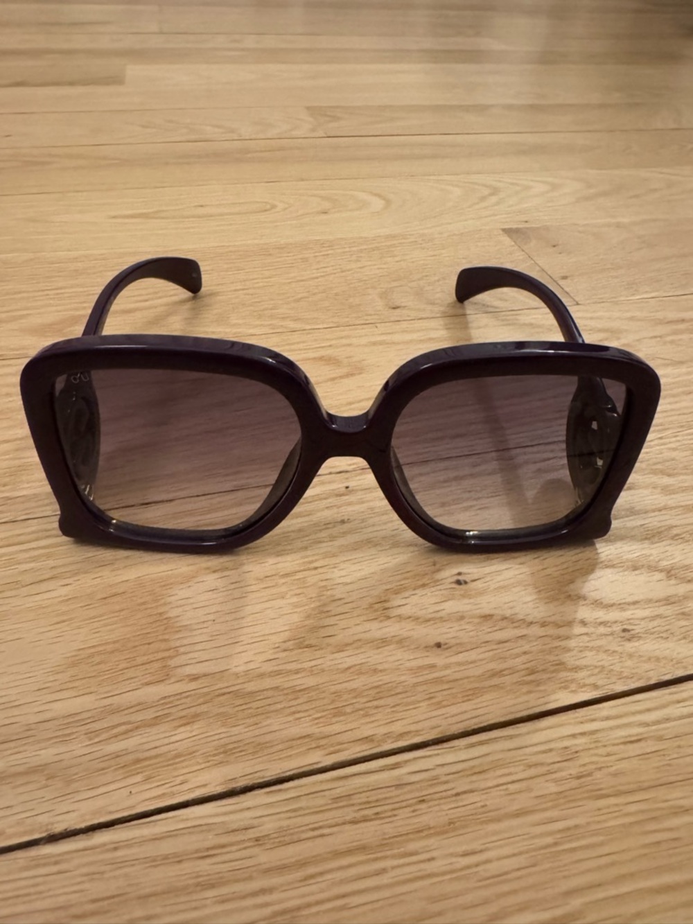 Gucci Oversized Square Sunglasses in Plum Purple - Picture 4 of 8